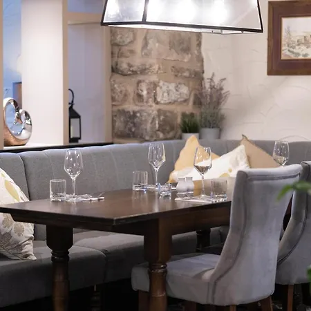 Hotel Black Horse 3*