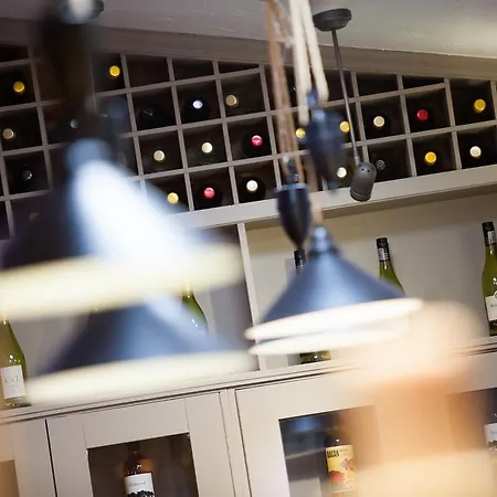 Отель Black Horse 3*