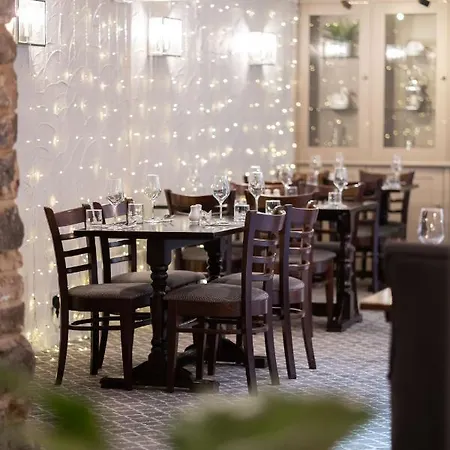 Black Horse Hotel